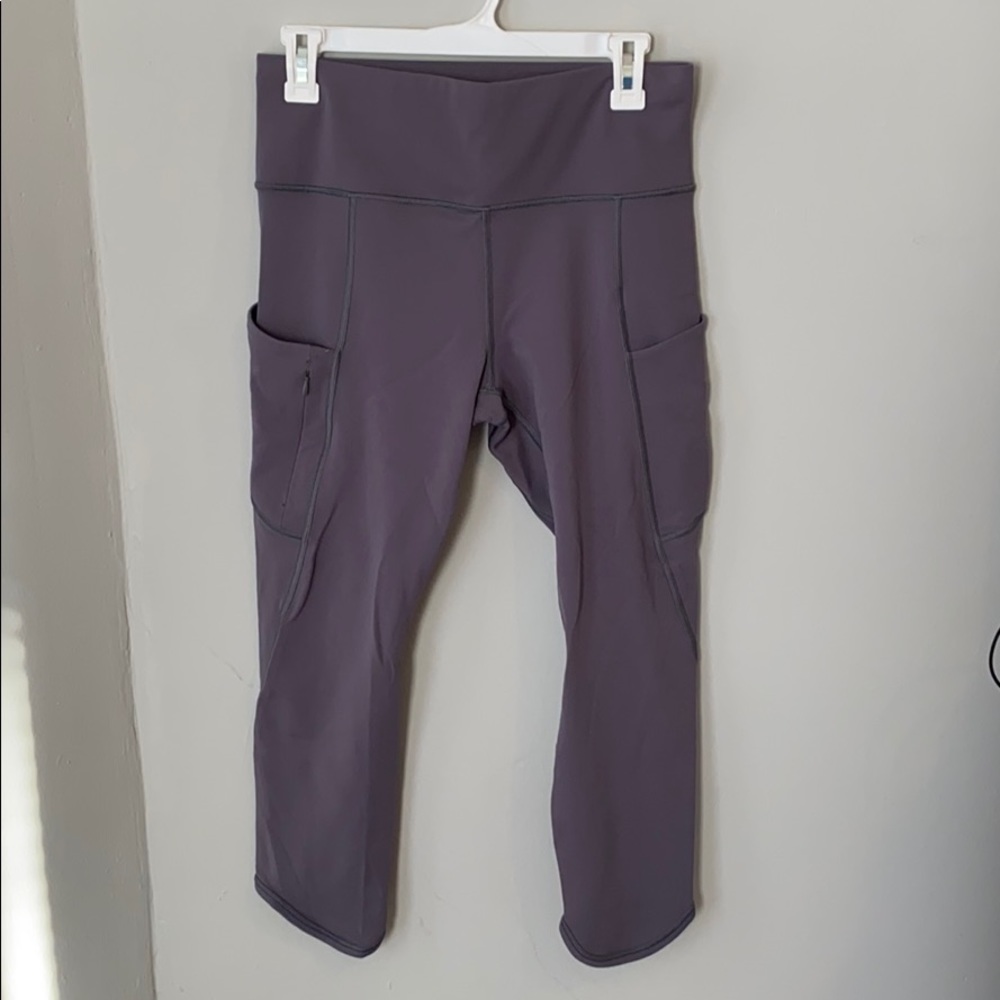 Athleta Gray Capri leggings